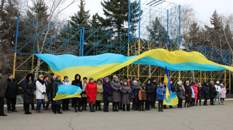 В  Чаплинці  проведено флешмоб «Крим –це  Україна».